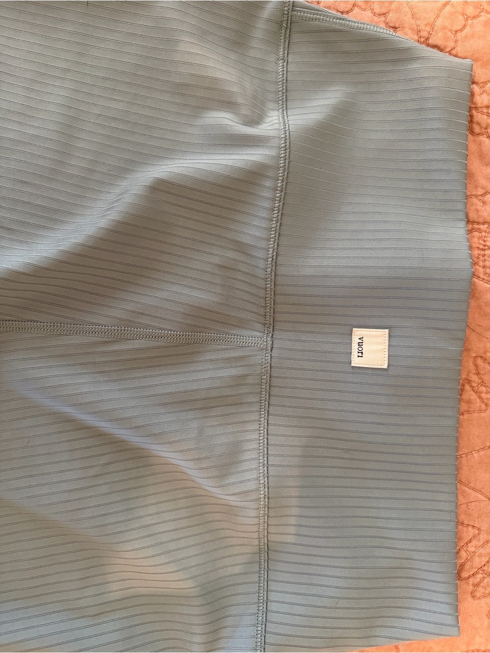 Vuori Inversion Rib Legging in Mist - Picture 4 of 7
